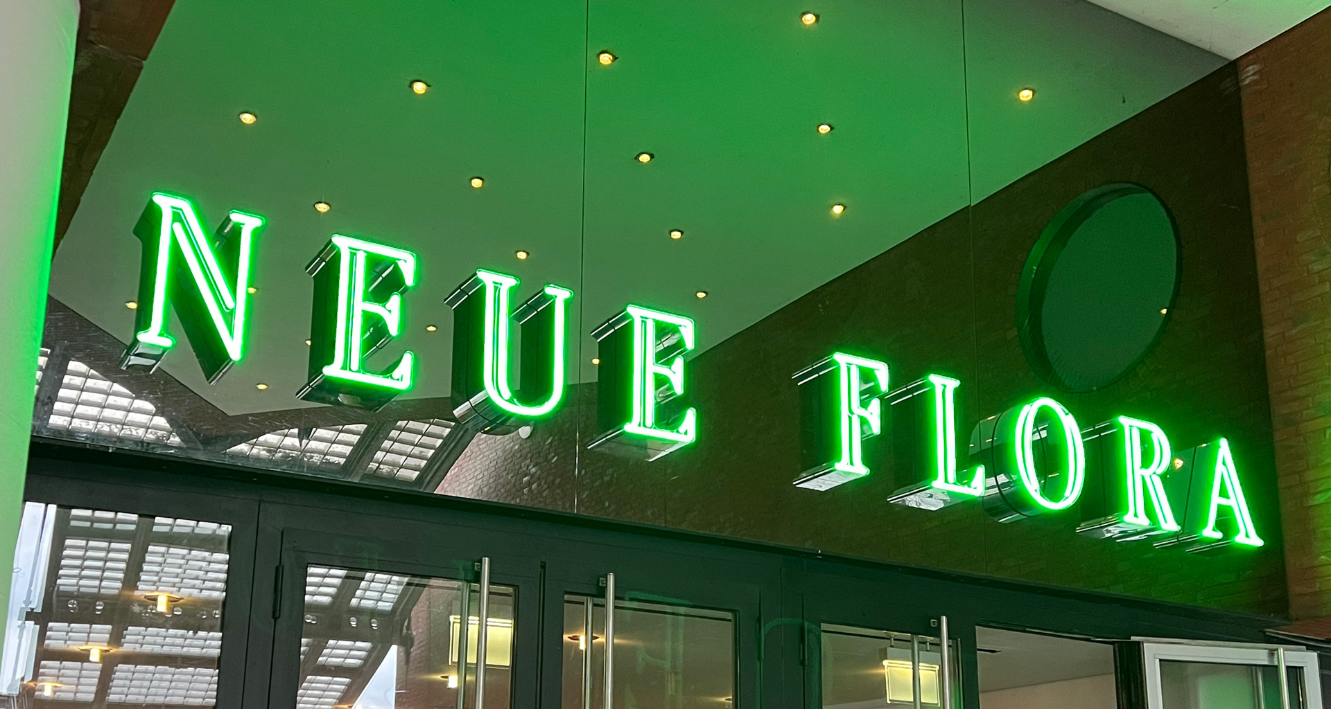 NEUE FLORA LED Slide