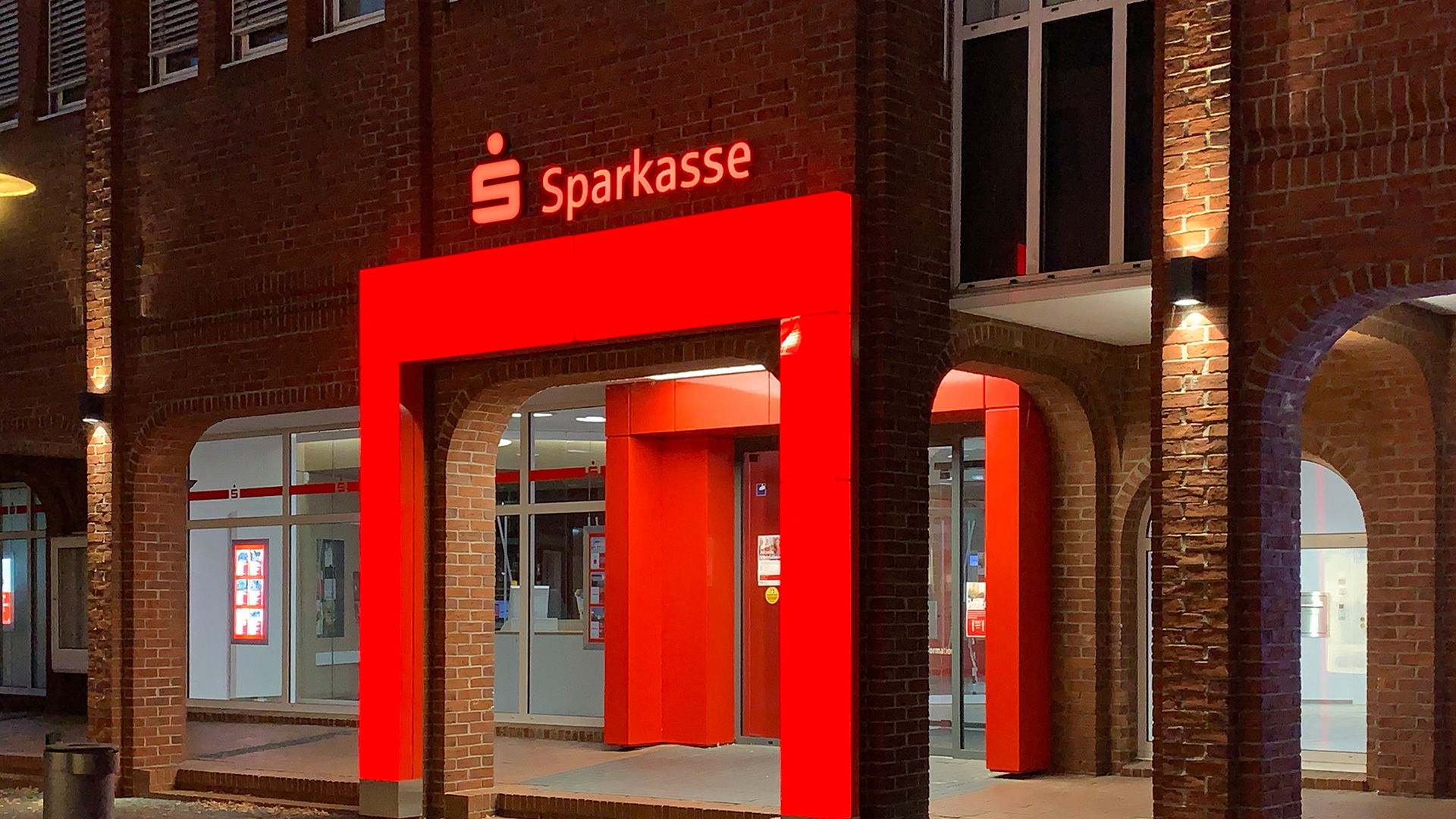 Sparkasse Haupteingang